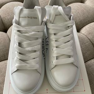Alexander McQueen Leather Platform Sneakers with Metallic back White/Gold